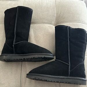 Black Uggs Size 8